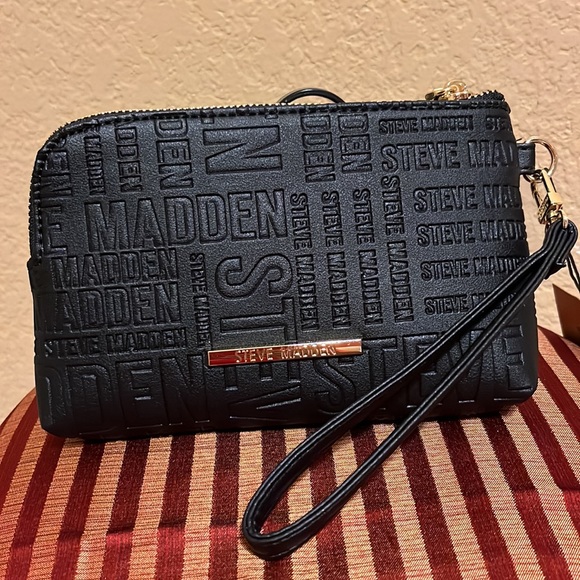 NEW STEVE MADDEN Black Zip Around Wrist-Wallet or SMALL HAND BAG - Picture 5 of 10